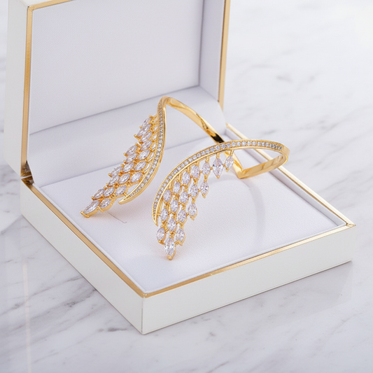 Geometric Zirconia Bracelet in luxury gold gift box
